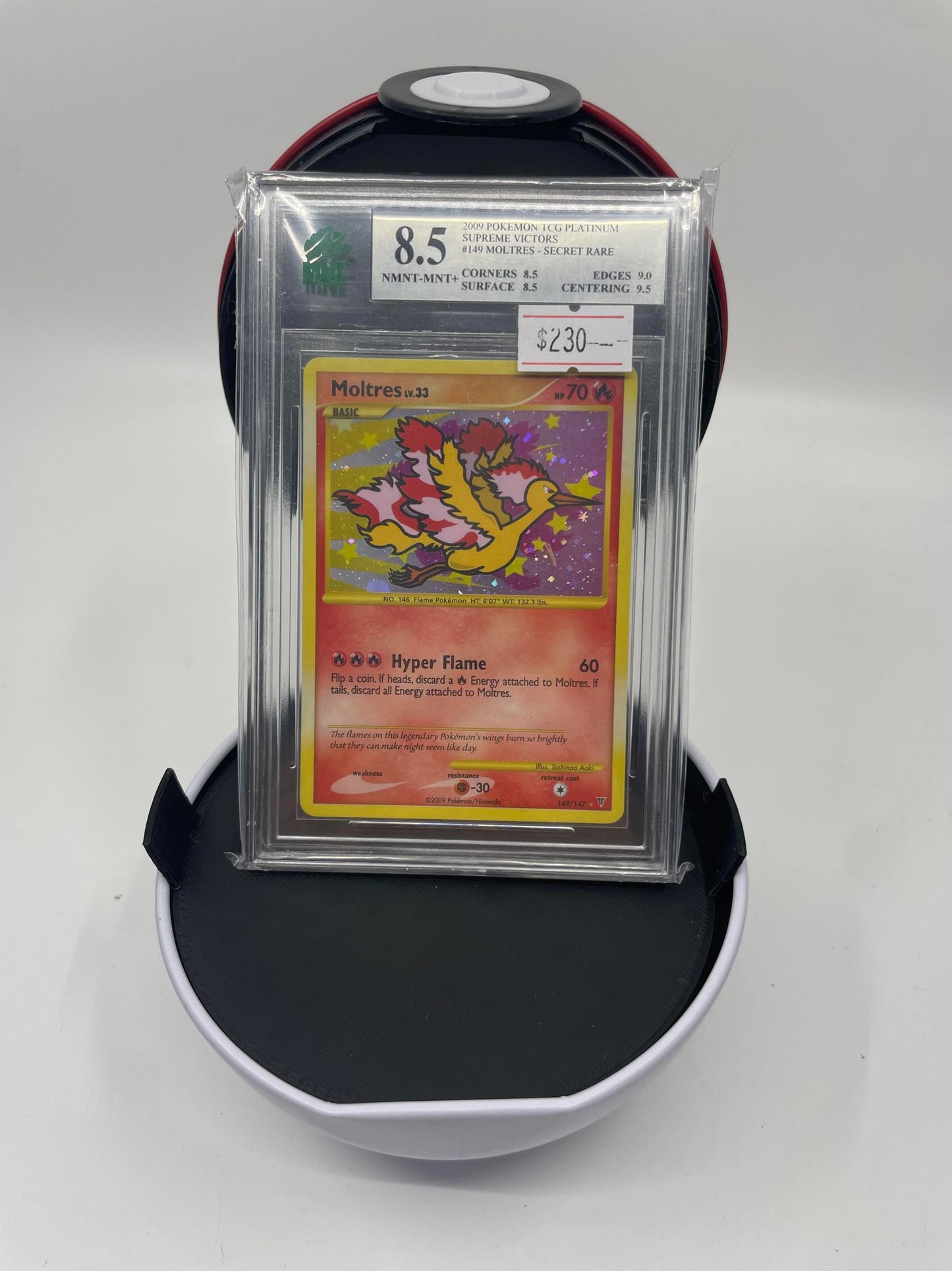 Supreme Victors Moltres #149 MNT 8.5